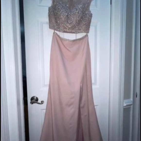 Two-Piece Light Pink formal dress. Worn once - Picture 5 of 6